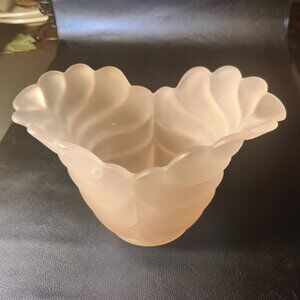 Vintage Elegant Pink Frosted Pressed Glass Swirled Leaf Design 5" Tall x 9" Wide